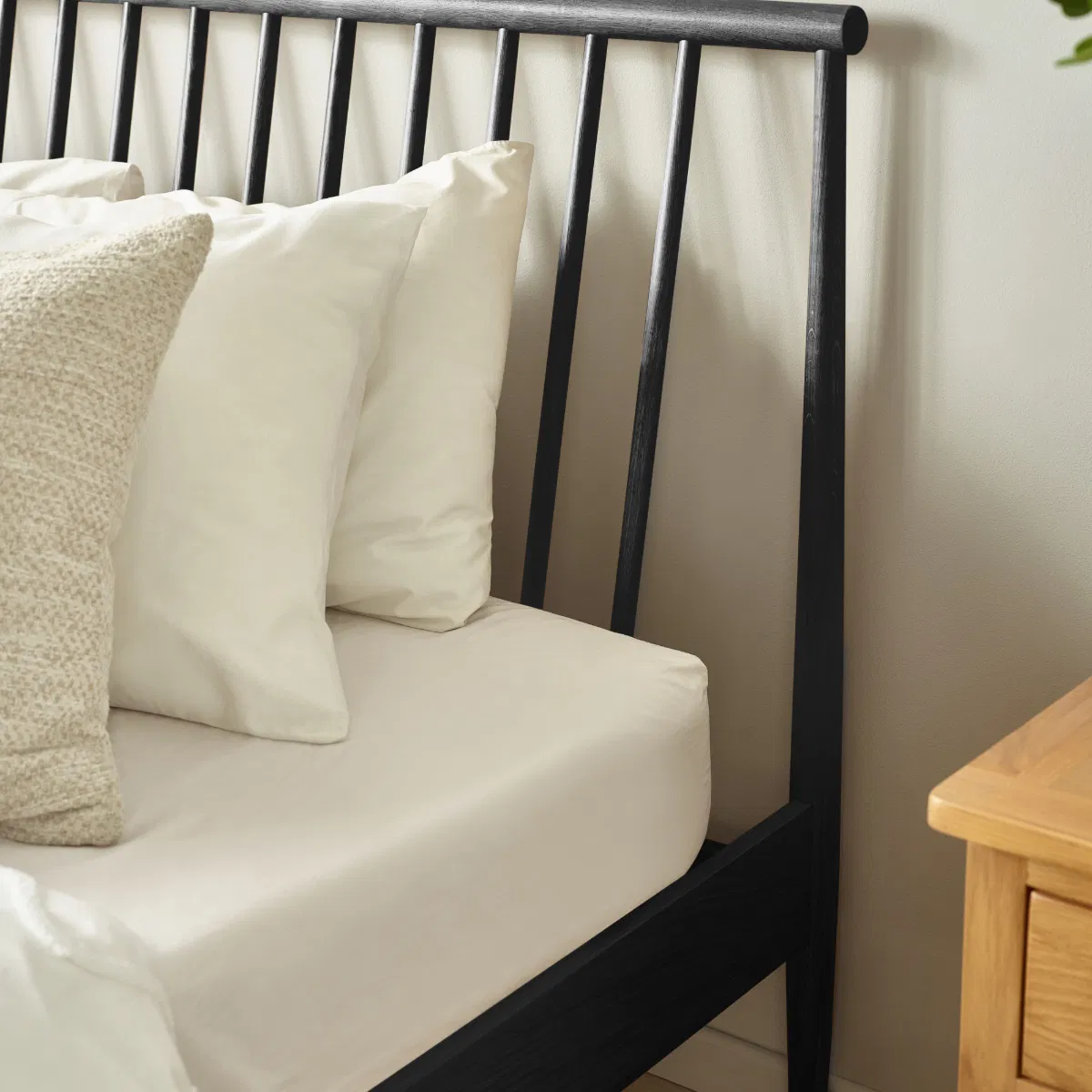 BELTON BLACK OAK BEDFRAME